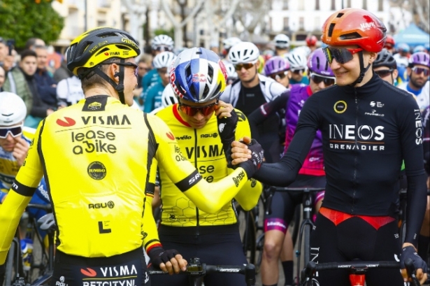 Carlos Rodríguez en la previa de la prueba (CLASICA DE JAÉN) 