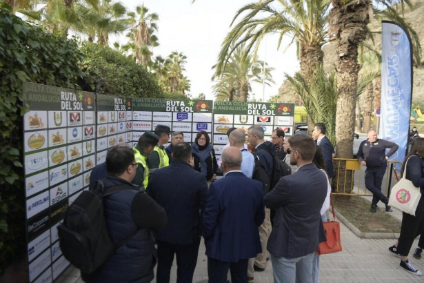 (VUELTA A ANDALUCÍA)