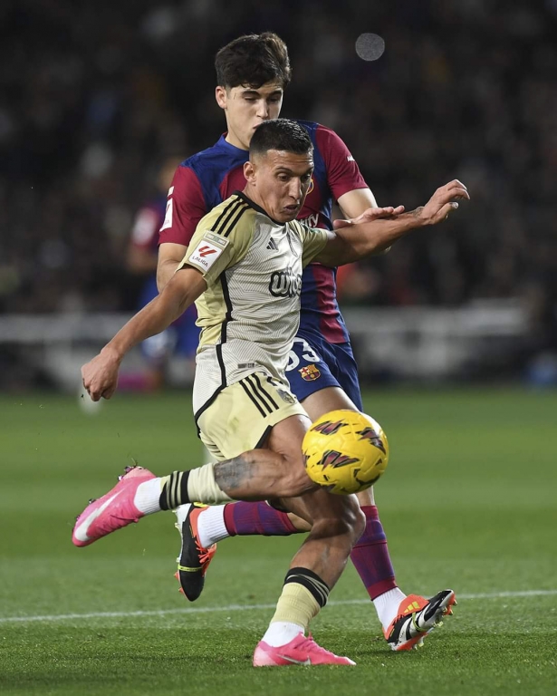 Myrto Uzuni durante el partido ante el FC Barcelona (LOF)