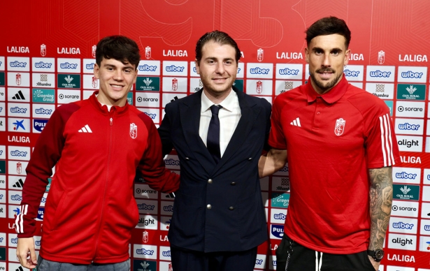 Matteo Tognozzi en la presentación oficial de Pellistri y Marc Martínez (JOSÉ ANDRÉS FERNÁNDEZ)