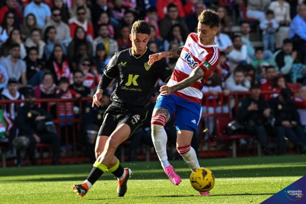 El Granada CF no pudo pasar del empate ante el Almería (JOSÉ M. BALDOMERO)