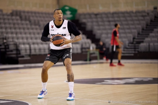 Jacob Wiley ha realizado su primer entrenamiento (FERMÍN RODRÍGUEZ / FUNDACIÓN CBG) 