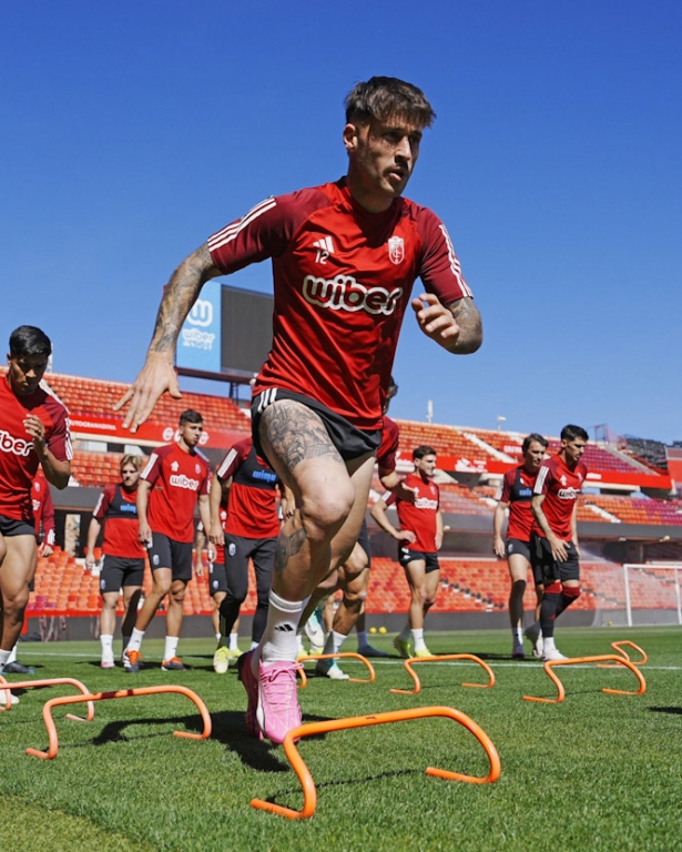 Entrenamiento del Granada CF en `Los Cármenes ` (GCF)