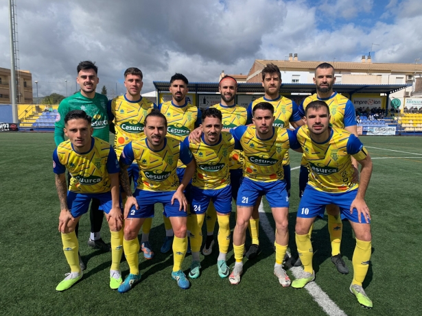 Once inicial del CD Huétor Tájar ante el Atlético Melilla (CD HUÉTOR TÁJAR)