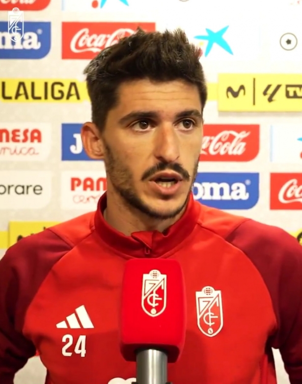 Carlos Neva a la finalización del partido (GRANADA CF)