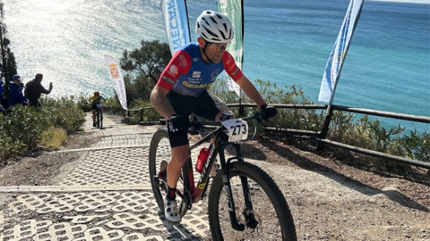 Un ciclista durante la exigente prueba (FAC)