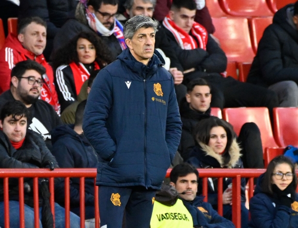 Imanol Alguacil, entrenador de la Real Sociedad, en un momento del encuentro (JOSÉ M. BALDOMERO)