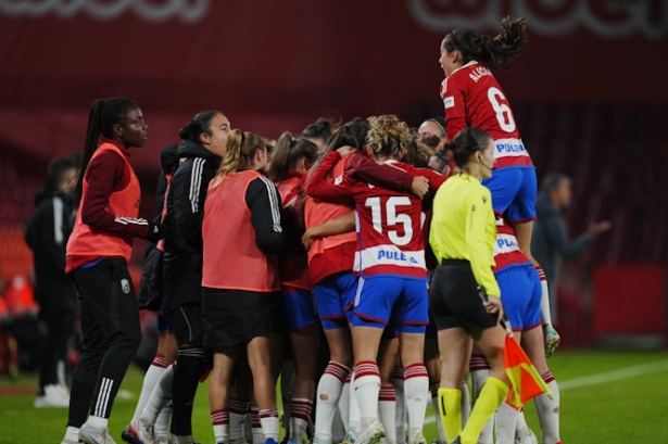 El Granada CF Femenino celebra un gol en `Los Carmenes` (GCF)