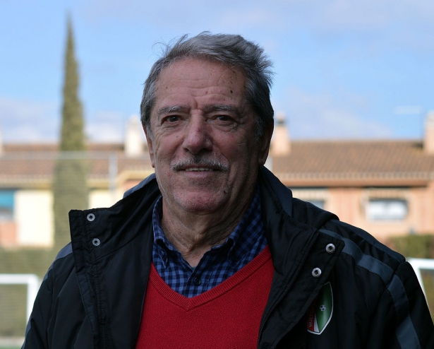 Félix Márquez, presidente del CD Huétor Vega, en el polideportivo de `Las Viñas` (J. PALMA)