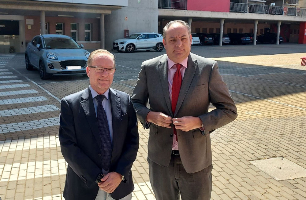 Los accionistas José Guerrero y Mariano de Damas, a su llegada al `Nuevo Los Cármenes` para asistir a una Junta Los accionistas José Guerrero y Mariano de Damas, a su llegada al `Nuevo Los Cármenes` para asistir a una Junta