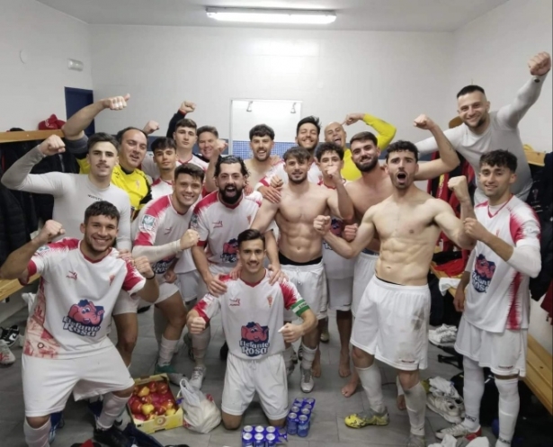 El Guadix CF celebra su clasificación (GUADIX CF) 