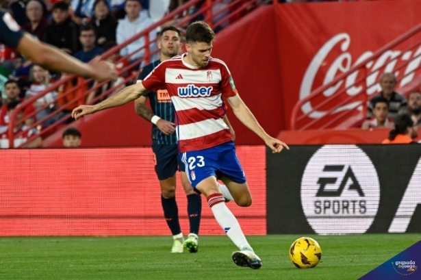 Gerard Gumbau durante el aprtido ante el Valencia CF (JOSÉ M. BALDOMERO)