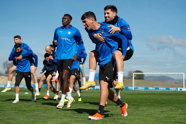 Samu durante un entrenamiento con el Alavés (DEPORTIVO ALAVÉS)