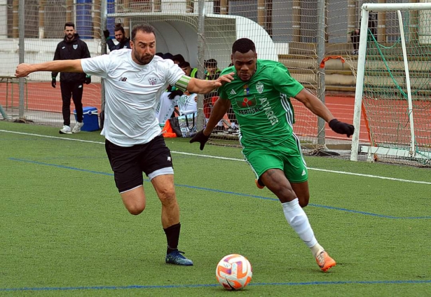 Marcley marcó dos goles en la victoria del Atarfe (J. PALMA ,/ ARCHIVO)