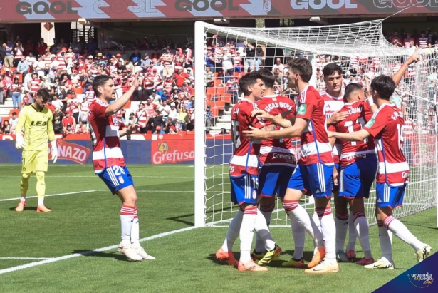 Rl Granada CF derrotó al Alavés (JOSÉ M. BALDOMERO)