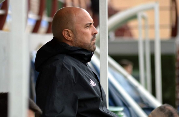 El entrenador del juvenil del Granada CF, Raúl Barroso (J. PALMA) 