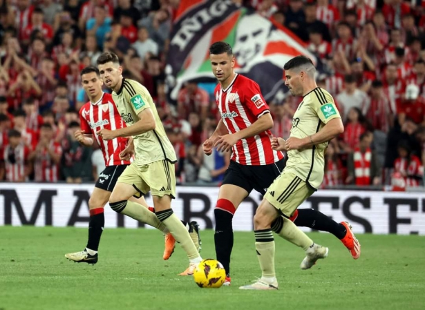 Partido del Granada CF en el Nuevo San Mamés (LOF)