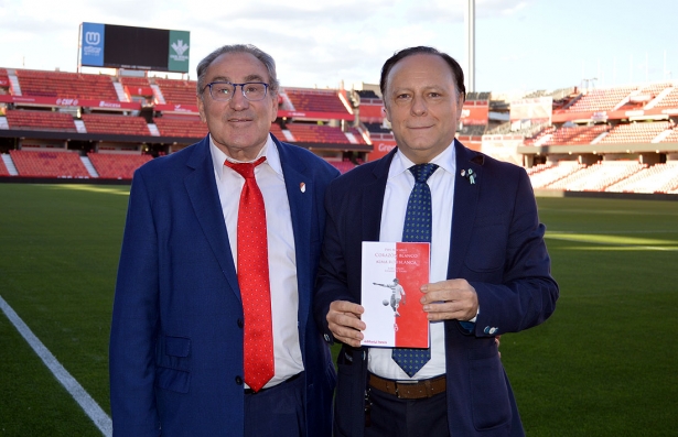 Pepe Macanás, a la izquierda, junto a Juan Manuel Fernández (J. PALMA)