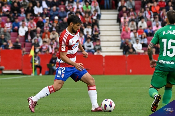 Bruno Méndez fue el mejor del Granada CF (JOSÉ M. BALDOMERO)