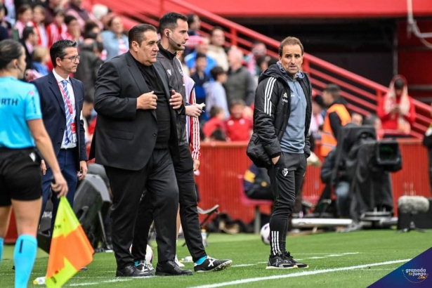 José Ramón Sandoval durante el partido ante Osasuna (JOSÉ M. BALDOMERO)