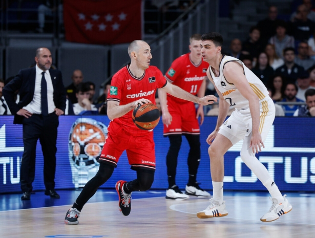 Jonathan Rousselle ante Gabi Deck (ACB PHOTO / P. CASTILLO)