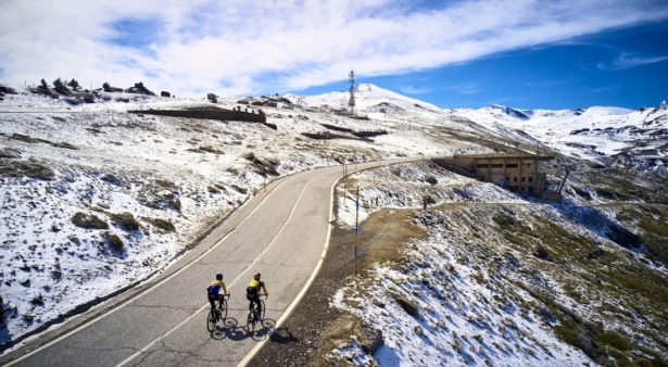 Dos corredores del Jumbo Visma durante un entrenamiento (DIPGRA)