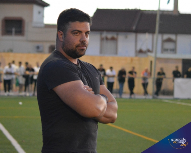 El entrenador del Cúllar Vega CF, Alberto Chacón (J. PALMA)