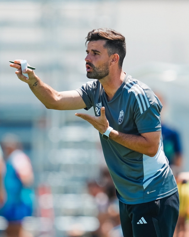 El entrenador del Granada CF Femenino, Roger Lamesa (GCF)