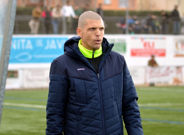 El entrenador del CD Huétor Tájar, Gabri Padial (J. PALMA)