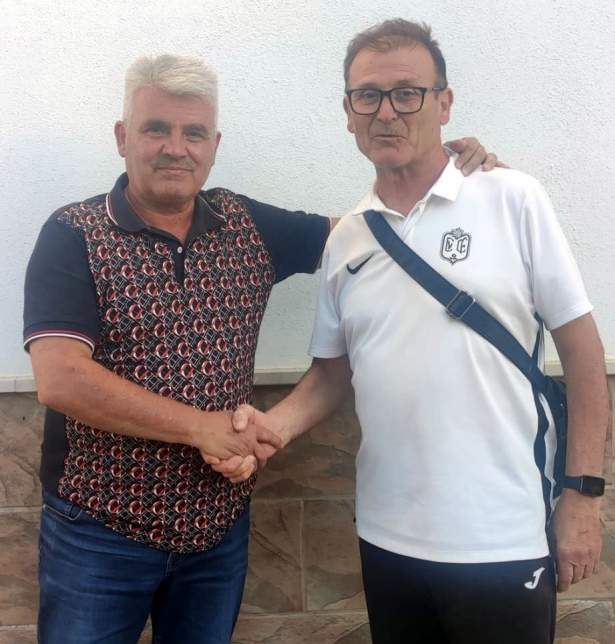 Luis Navarro junto al presidente del Cúllar Vega CF, Jorge García (CÚLLAR VEGA CF)