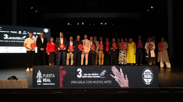 Foto de familia de los premiados (JOSÉ ANDRÉS FERNÁNDEZ)