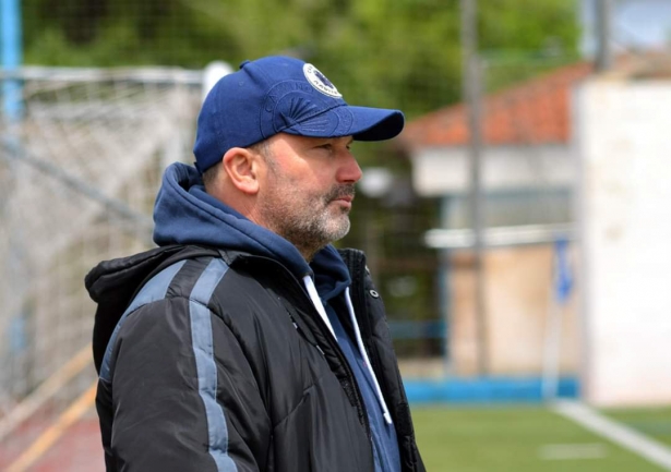 El ex entrenador del CD Huétor Vega, Thierry Pérez (J. PALMA)