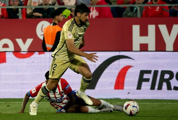 Bruno Méndez durante el partido ante Girona (LOF)