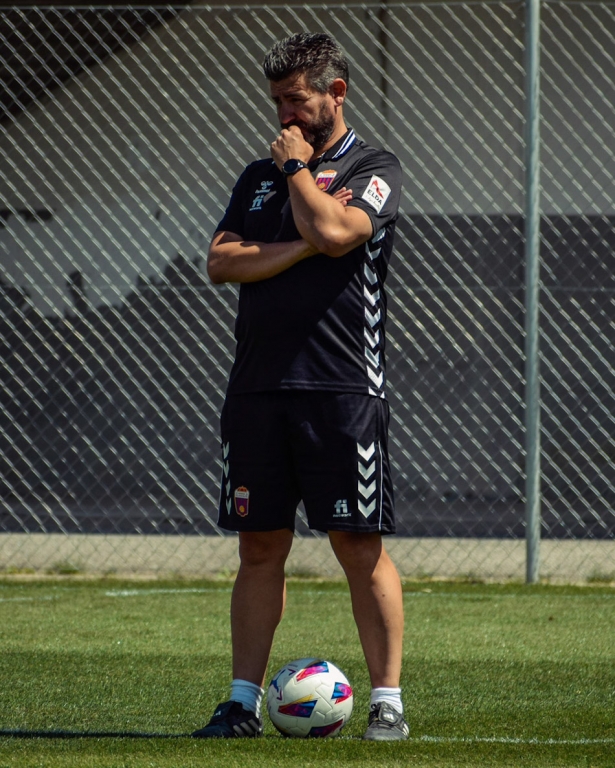 Fernando Estévez durante un entrenamiento con el CD Eldense (CD ELDENSE) 