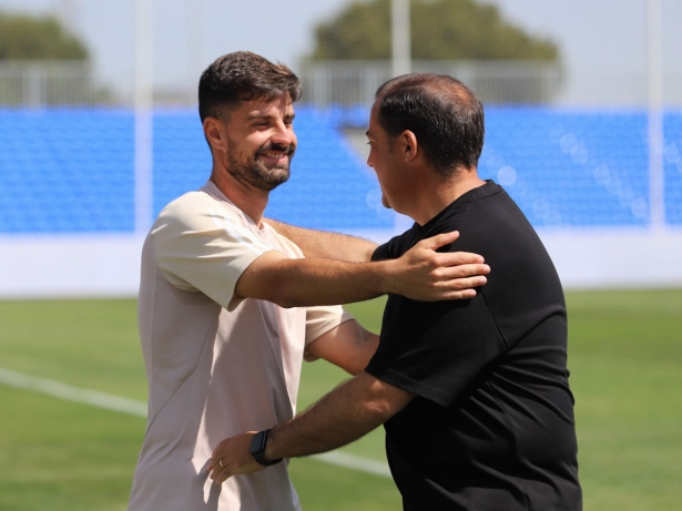 Roger Lamesa salida al entrenador del Sporting de Huelva (GCF)