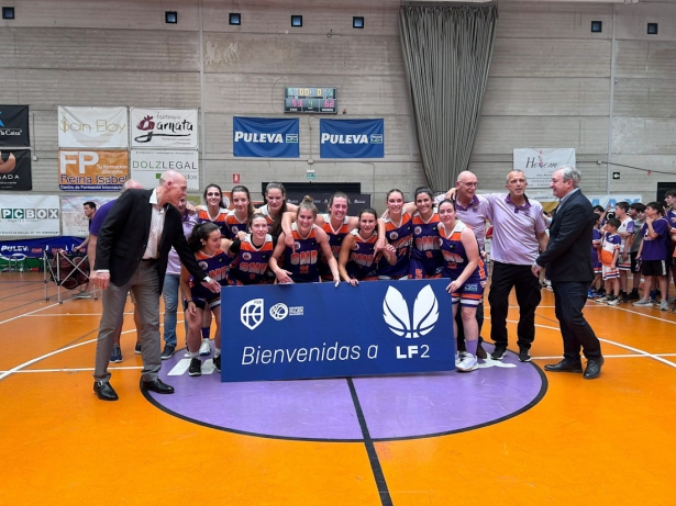 Granada más baloncesto celebra el ascenso (GMASB)