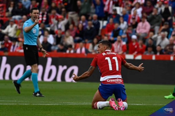 Myrto Uzuni durante un partido de esta temporada (JOSÉ M. BALDOMERO)