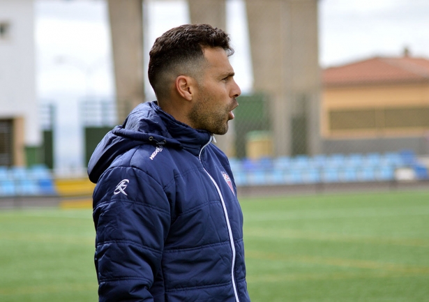 El entrenador del Vandalia de Peligros, Javier Vilaseca (J. PALMA)