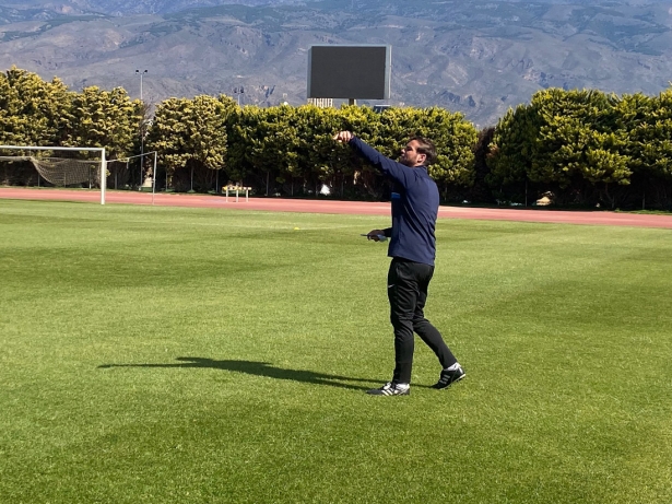 Pablo Hernández durante un entrenamiento con el Polideportivo El Ejido (POLIDEPORTIVO EL EJIDO) 