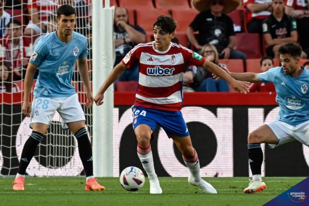 Gonzalo Villar durante el partido ante el Celta (JOSÉ M. BALDOMERO)