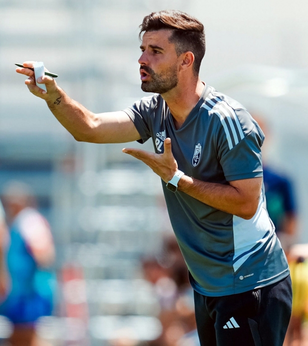 El entrenador del Granada CF Femenino, Roger Lamesa (GCF)