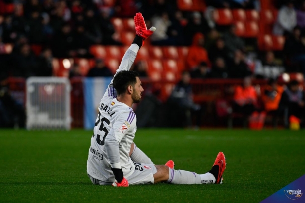 Batalla solicita las asistencias en el duelo ante la Real Sociedad (JOSÉ M. BALDOMERO)