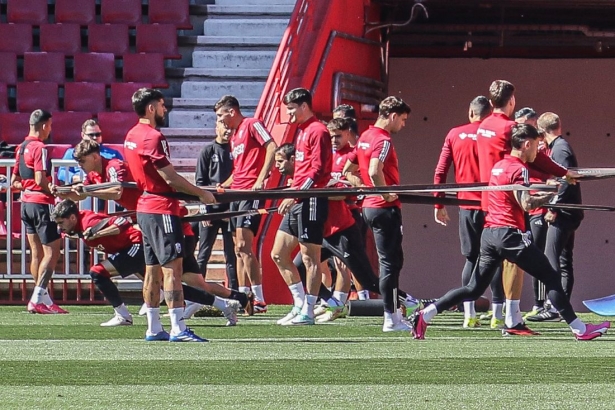 La plantilla rojiblanca sufrirá numerosos cambios 