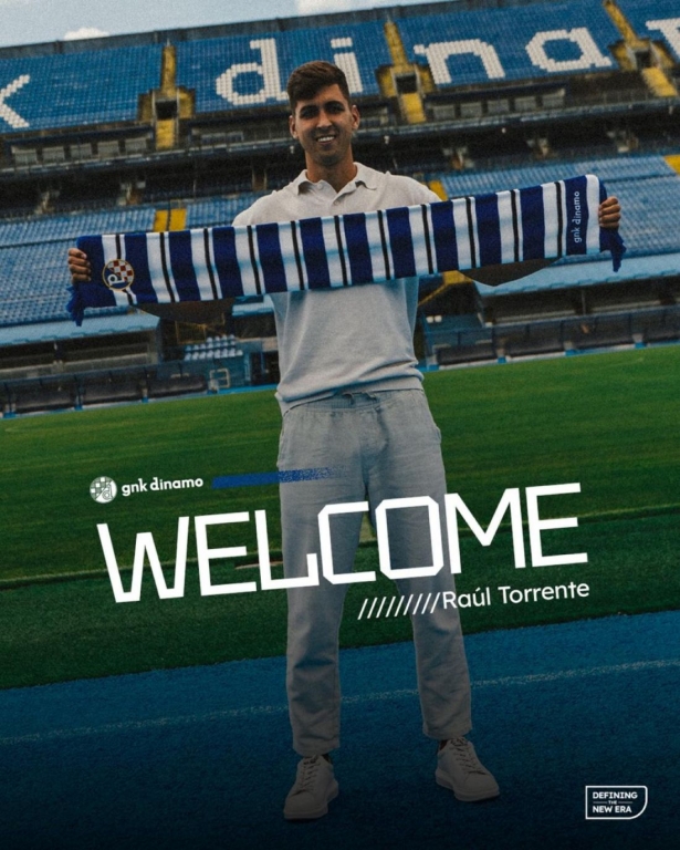 Torrente ya posa con los colores del Dinamo de Zagreb (@GNKDINAMO)