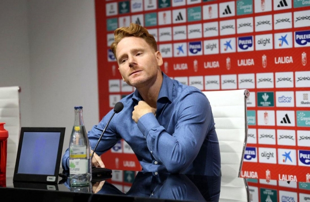 Abascal durante su presentación como entrenador del Granada (JOSÉ ANDRÉS FERNÁNDEZ) 