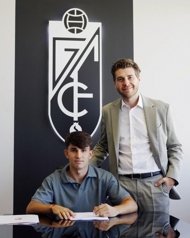 Juanma Lendínez seguirá de rojiblanco (GRANADA CF)