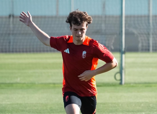 Pontones ya trabaja junto a sus nuevos compañeros (GRANADA CF)