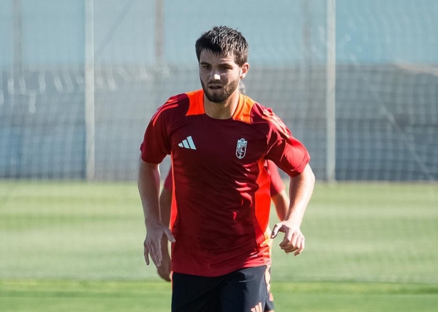 Lucas Pérez ya trabaja con sus nuevos compañeros (GRANADA CF)