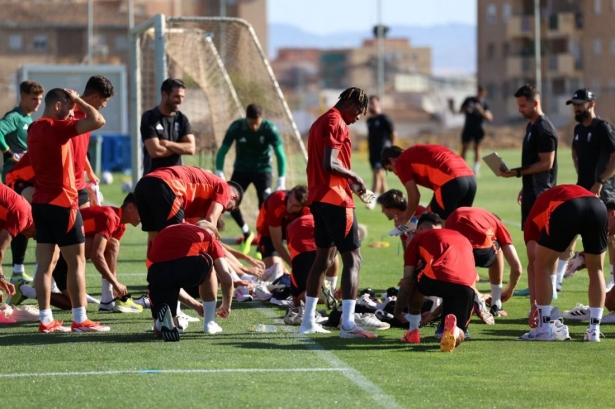El plantel nazarí comienza la tercera semana de pretemporada (JORGE AZCOYTIA)