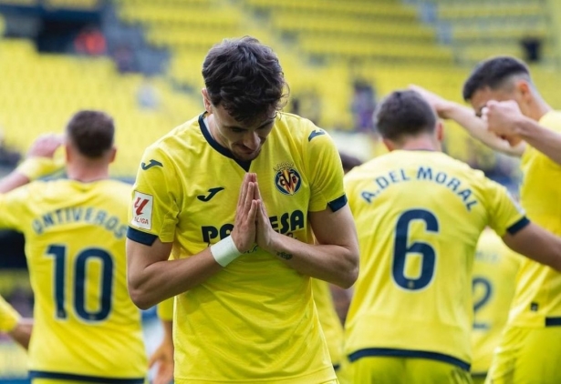 Álex Forés vestirá de rojiblanco 
